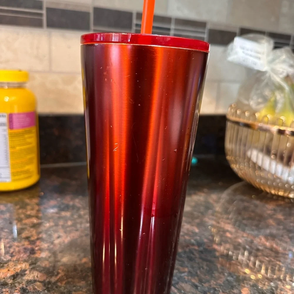 Starbucks 2020 Limited Edition Scalloped Red 24oz Tumbler cup Holiday